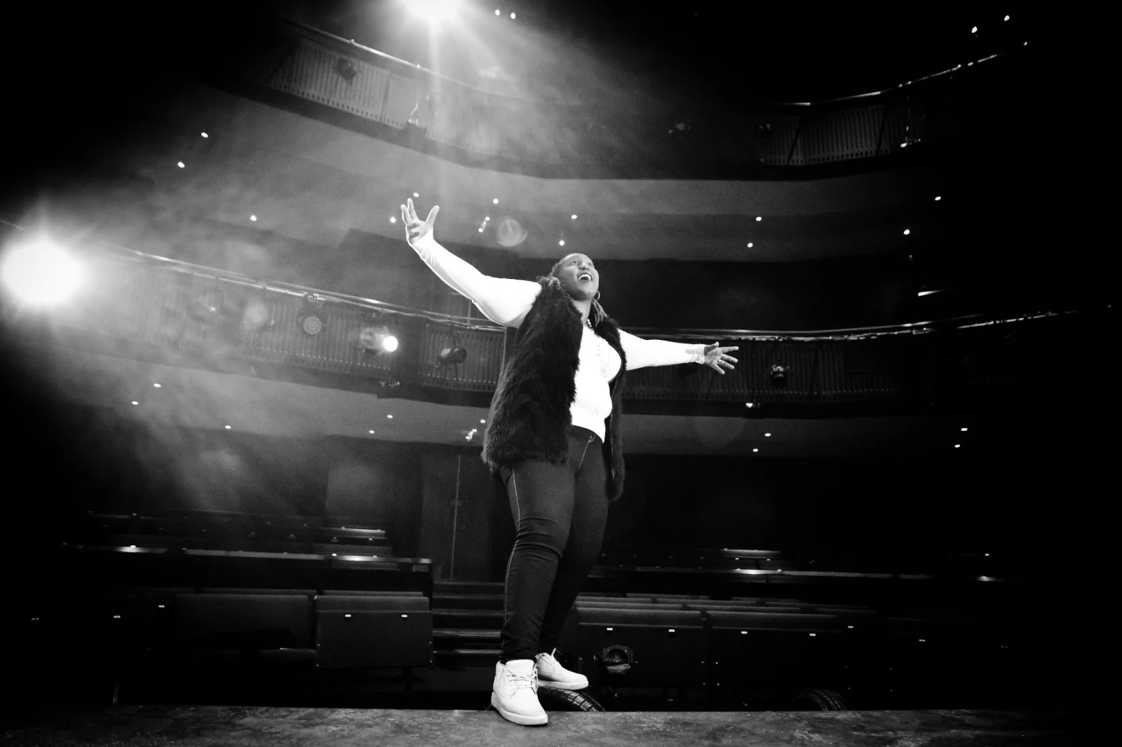 Nadine Lee performing live